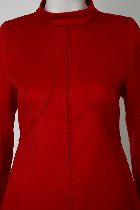 Rotes Kaschmir Kleid in A-Linie und kleinem Stehkragen